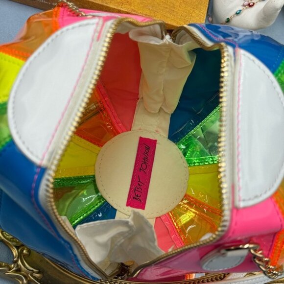 🆕 BETSEY JOHNSON 🧿 NWOT Havin A Ball Beach Ball Novelty Kitsch Crossbody Bag - Picture 11 of 16